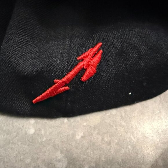 Metallica Black & Red Embroidered Hat – Size XL - Picture 4 of 7